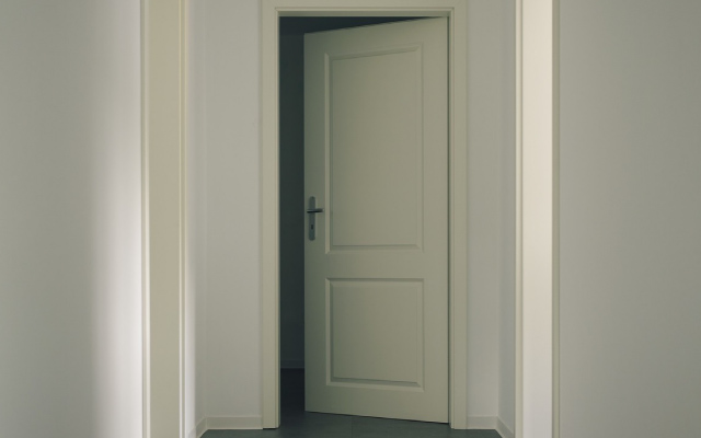 conoce cuantos tipos de puertas de interior hay y sus características